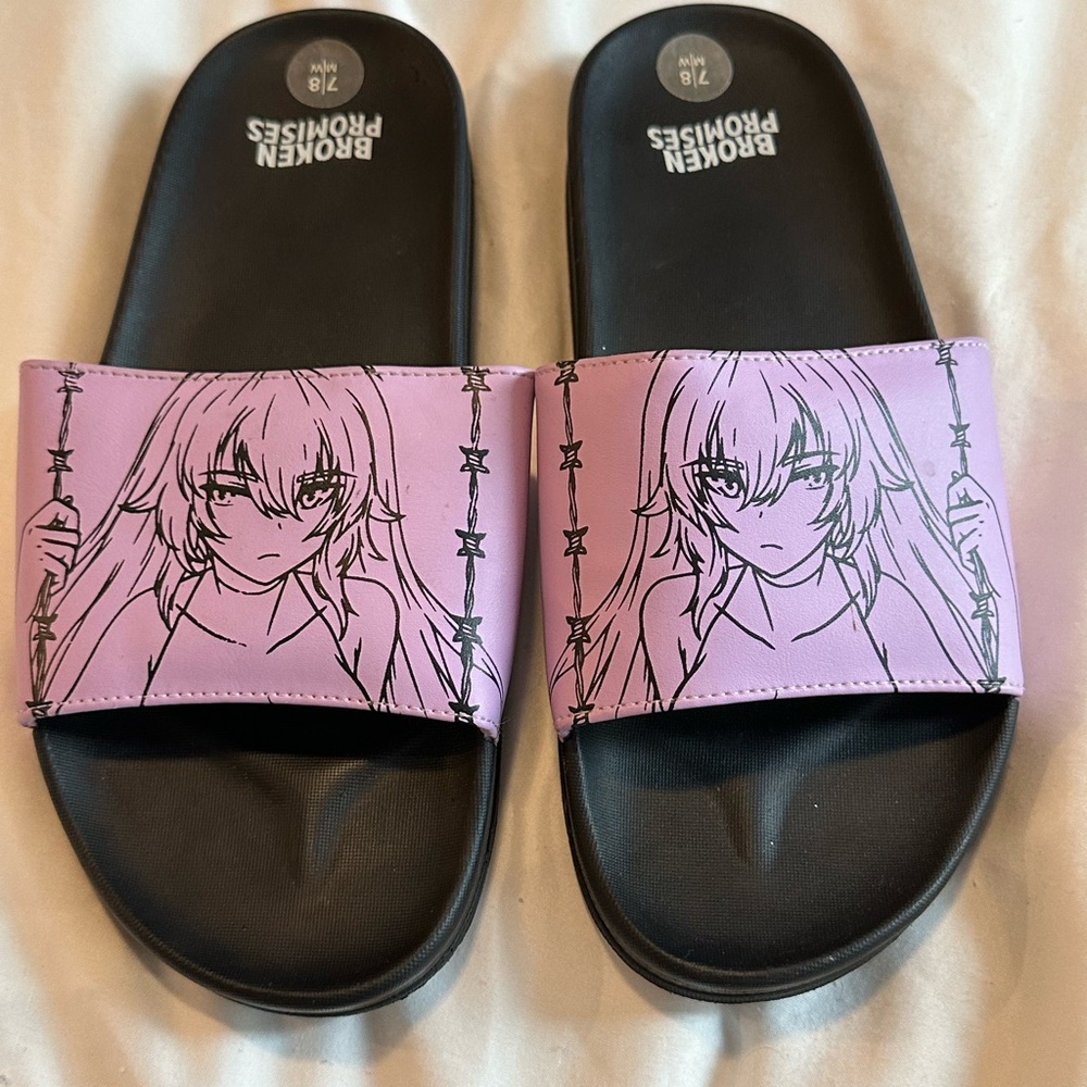 💥NWOT 💥 BROKEN PROMISES